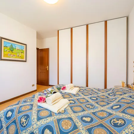 Gaya Center Апартаменты *